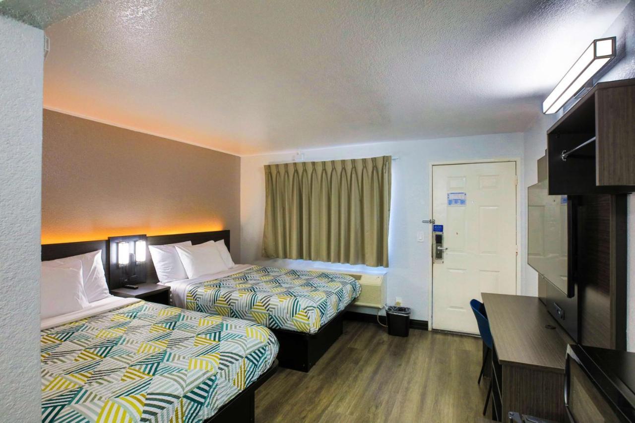 Hotel 6-sacramento, Ca - Central 2*