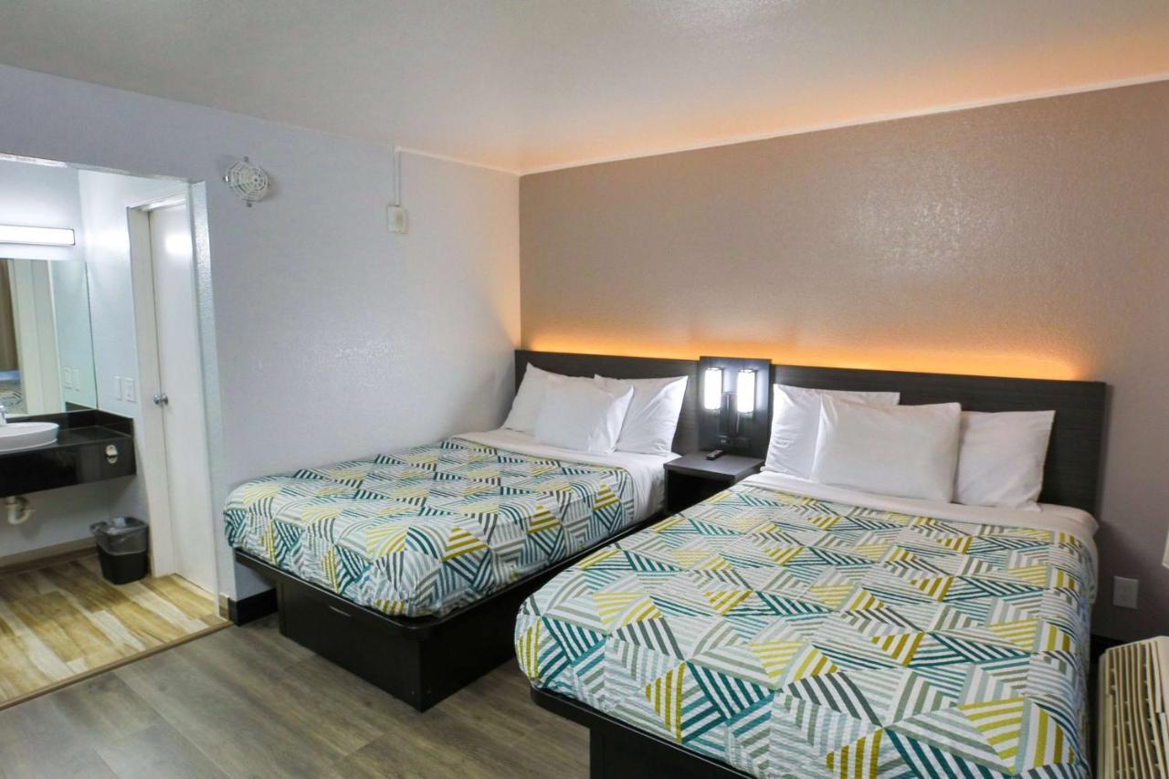 Hotel 6-sacramento, Ca - Central 2*